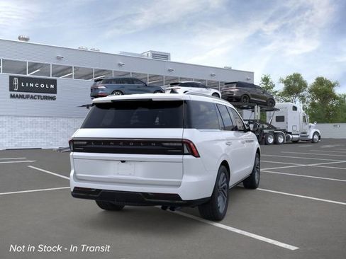 New 2026 Lincoln Navigator Reserve AWD/4WD image 8