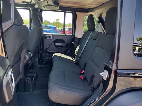 Used 2018 Jeep Wrangler Unlimited Sport w/ Dual Top Group AWD/4WD image 12