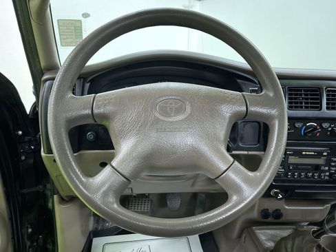 Used 2002 Toyota Tacoma 2WD Regular Cab image 20