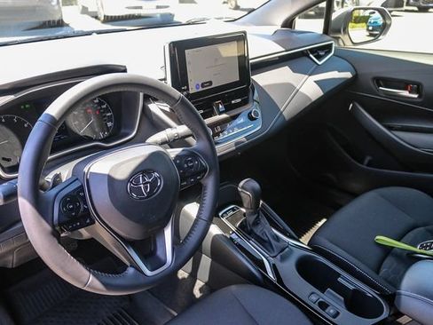 Used 2025 Toyota Corolla SE w/ SE Package FWD image 28