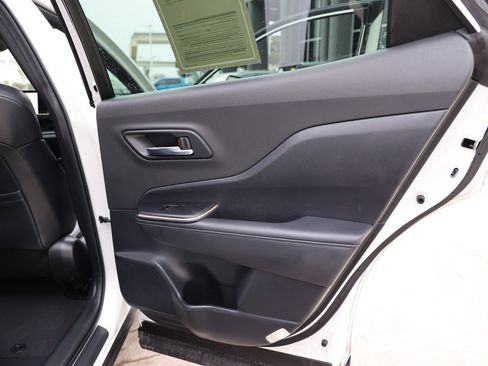 Used 2023 Toyota Crown Limited image 38