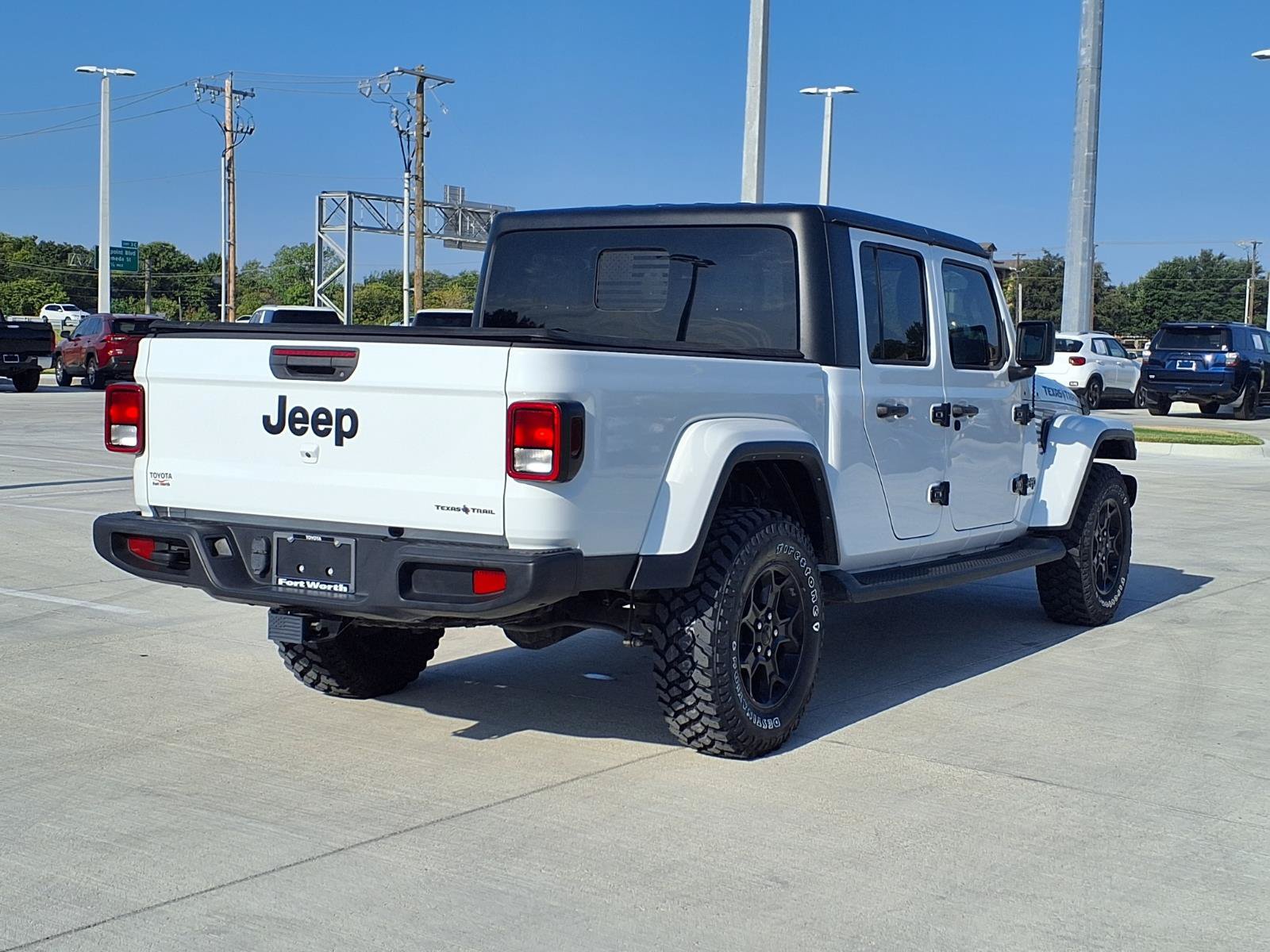 Used 2023 Jeep Gladiator Sport AWD/4WD image 9