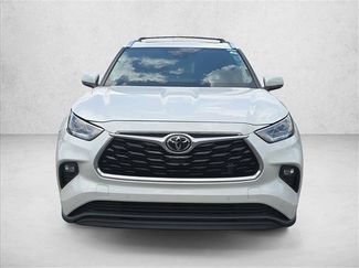 Used 2023 Toyota Highlander Limited FWD video 2