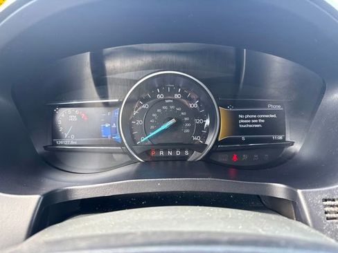 Used 2017 Ford Explorer XLT FWD image 7