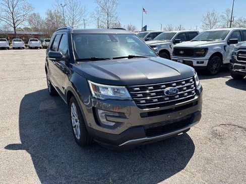 Certified 2017 Ford Explorer Limited w/ Equipment Group 303A image 3