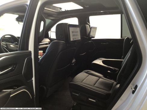 Used 2023 Cadillac Escalade Sport AWD/4WD image 9