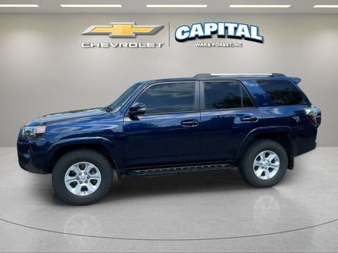 Used 2021 Toyota 4Runner SR5 Premium w/ Moonroof Package AWD/4WD image 2