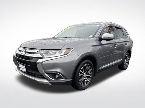 Used 2018 Mitsubishi Outlander GT AWD/4WD image 3