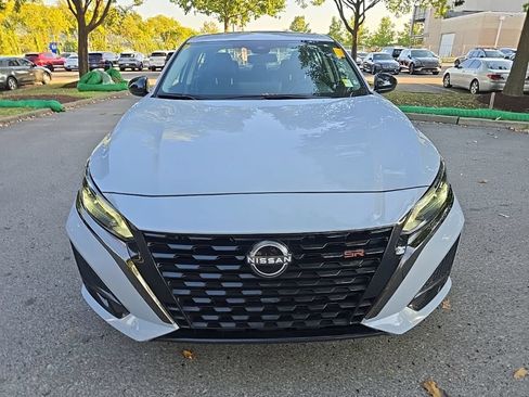 Certified 2024 Nissan Altima 2.5 SR w/ SR Premium Package FWD image 3