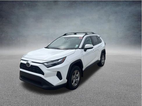 Used 2024 Toyota RAV4 XLE FWD image 3