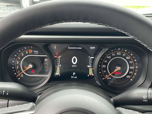 New 2025 Jeep Gladiator Mojave w/ Convenience Group image 15