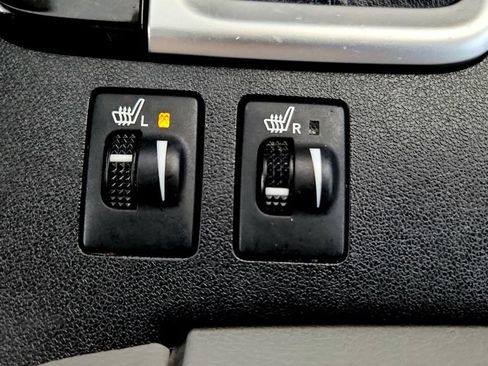 Used 2019 Toyota Highlander XLE w/ Protection Package #3 AWD/4WD image 37