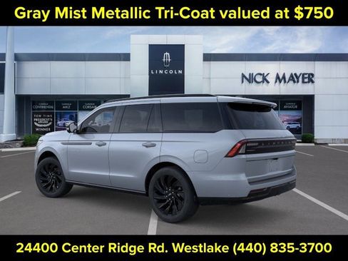 New 2026 Lincoln Navigator Reserve w/ Jet Appearance Package AWD/4WD image 4