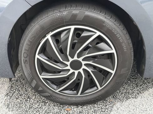 Used 2017 Toyota Corolla LE FWD image 31