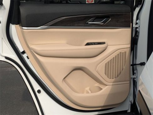 New 2025 Jeep Grand Cherokee Limited image 28