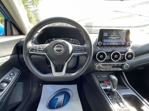 Used 2024 Nissan Sentra SV FWD image 11
