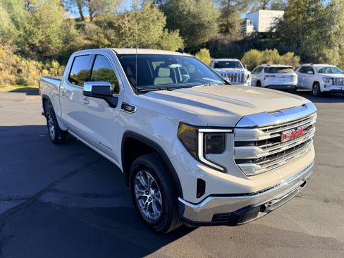 New 2026 GMC Sierra 1500 SLE w/ Max Trailering Package AWD/4WD image 3