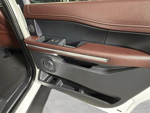 Used 2024 Ford Expedition Max Limited image 34