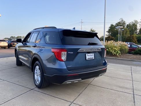 Used 2020 Ford Explorer XLT w/ Equipment Group 202A AWD/4WD image 9