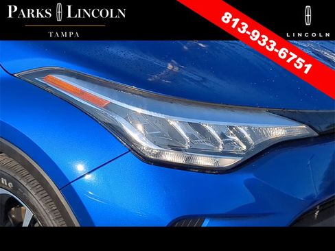Used 2021 Toyota C-HR XLE image 6