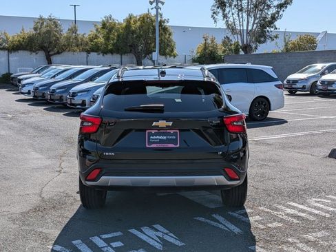 Used 2025 Chevrolet Trax LT w/ LT Convenience Package FWD image 7