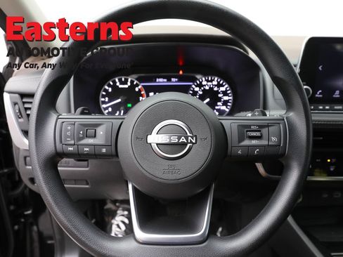 Used 2023 Nissan Rogue S AWD/4WD image 10