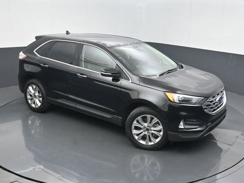 Used 2024 Ford Edge Titanium image 35