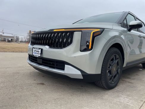 New 2026 Kia Carnival EX image 15