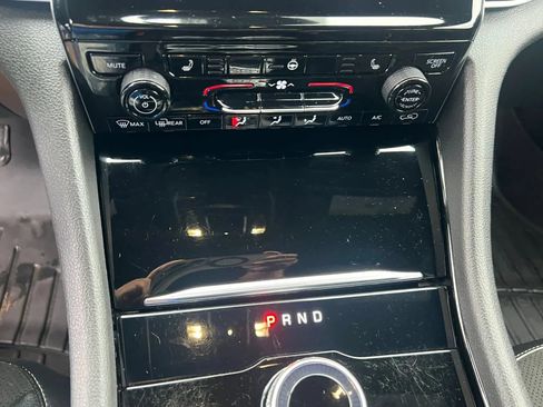 Used 2022 Jeep Grand Cherokee L Laredo AWD/4WD image 20