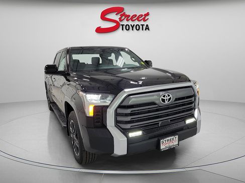 Certified 2025 Toyota Tundra Limited w/ Power Package AWD/4WD image 5