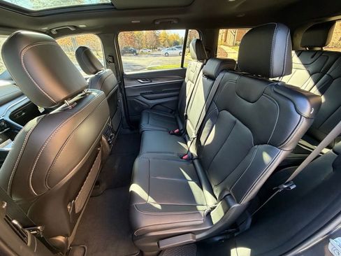 New 2025 Jeep Grand Cherokee L Limited image 12