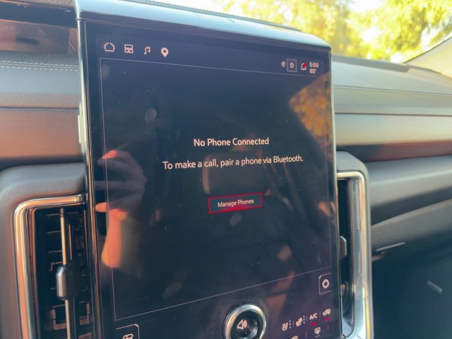 Used 2025 GMC Yukon XL Denali AWD/4WD image 17