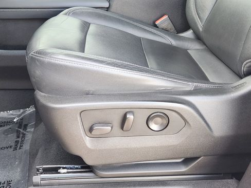 Used 2021 Chevrolet Tahoe LT w/ LT Signature Package image 26