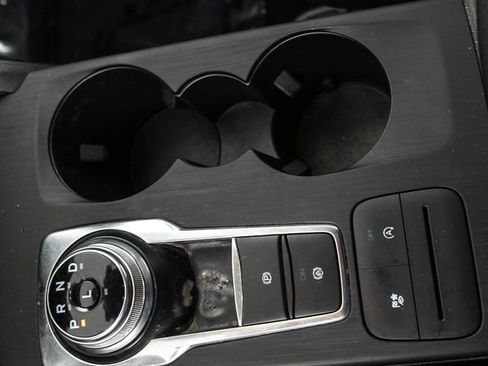 Used 2020 Ford Escape SE image 22