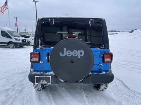 Used 2024 Jeep Wrangler Sport S image 4