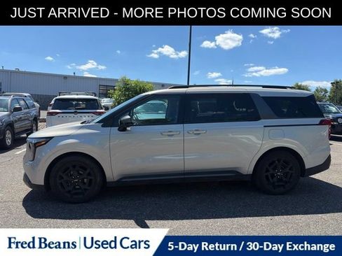 Used 2025 Kia Carnival SX FWD image 4