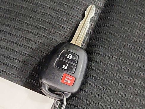 Certified 2017 Toyota RAV4 LE image 30