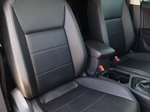 Used 2020 Volkswagen Tiguan SE w/ Panoramic Sunroof Package image 19