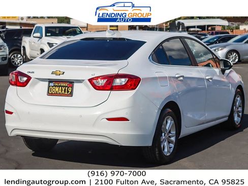 Used 2019 Chevrolet Cruze LT w/ Convenience Package image 4