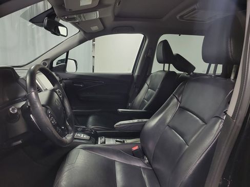 Used 2017 Honda Pilot Touring image 12