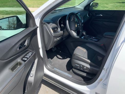 Used 2024 Chevrolet Equinox Premier w/ LPO, Floor Liner Package image 5