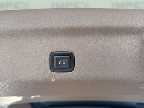 Used 2021 GMC Yukon Denali image 32