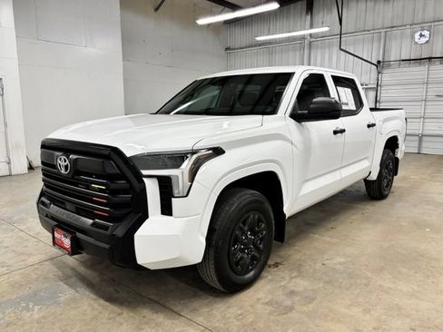 Used 2025 Toyota Tundra SR w/ SR Tow Package AWD/4WD image 3