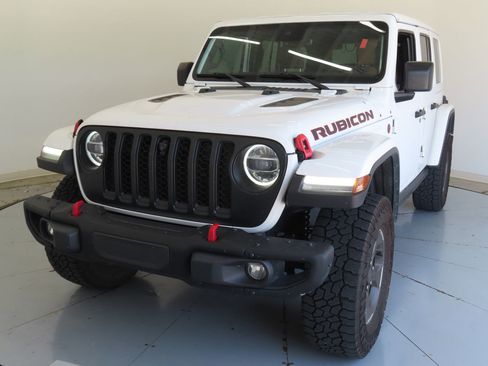 Used 2021 Jeep Wrangler Unlimited Rubicon w/ Uconnect 4C Nav & Sound Group AWD/4WD image 9
