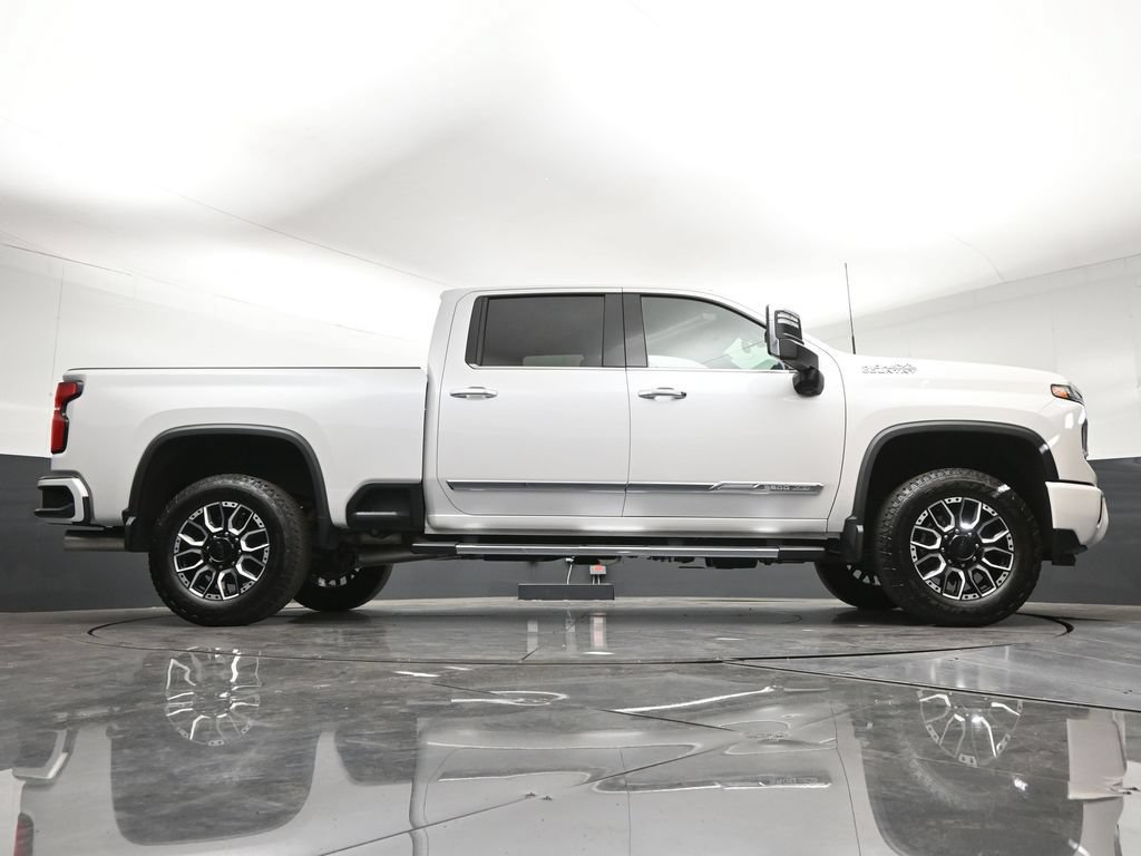 Certified 2025 Chevrolet Silverado 3500 High Country AWD/4WD image 28