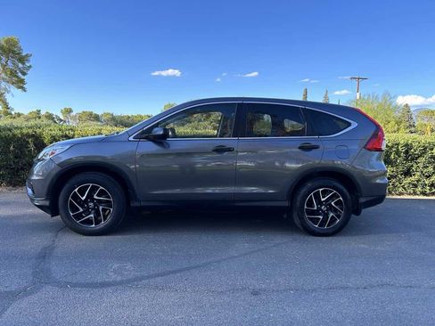 Used 2016 Honda CR-V SE image 2