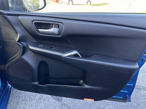 Used 2017 Toyota Camry SE w/ Four Season Floor Mat Package FWD image 23