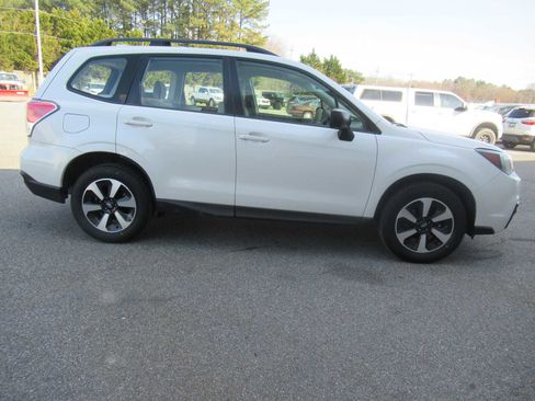 Used 2018 Subaru Forester 2.5i w/ Alloy Wheel Package image 4