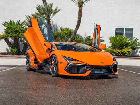 Used 2025 Lamborghini Revuelto image 28