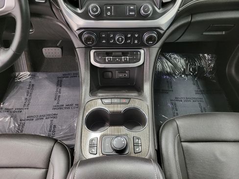 Used 2023 GMC Acadia SLT w/ Trailering Package image 17